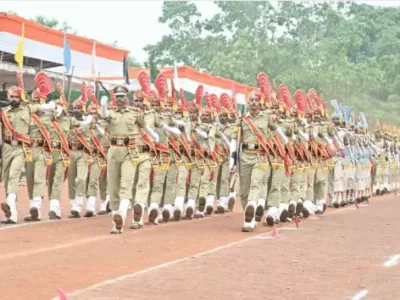 Raipur Independence Day Parade: 15 अगस्त के मुख्य समारोह की तैयारियां पूरी, फाइनल ड्रेस रिहर्सल में 17 प्लाटून ने किया मार्च पास्ट, सीएम विष्णुदेव साय करेंगे ध्वजारोहण