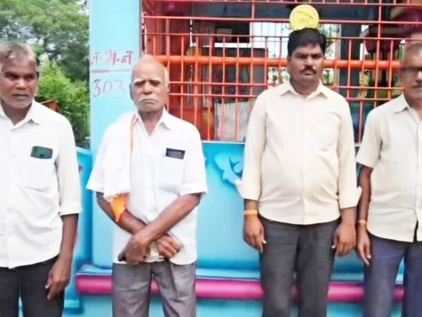 Social Boycott Imposed: छत्तीसगढ़ में सामाजिक बहिष्कार के मामले बढ़े, बेमेतरा और धमतरी में कई परिवारों का हुक्का-पानी बंद, जानिए इसके खिलाफ क्या है कानून..?