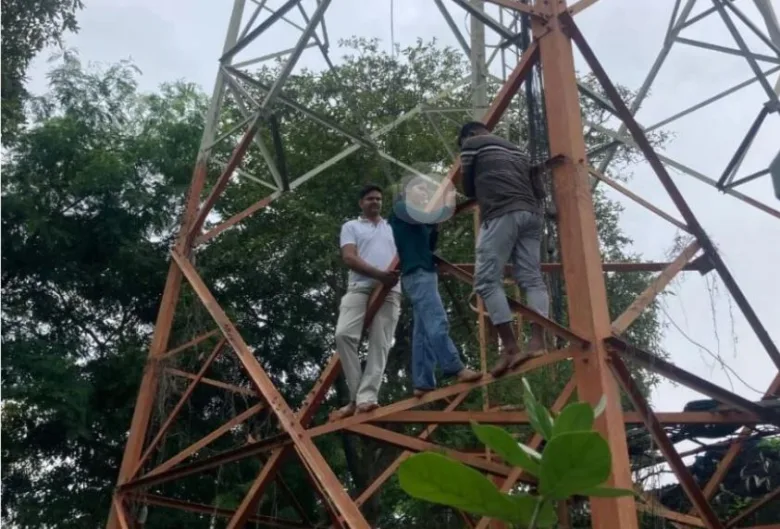 minor climbed a tower