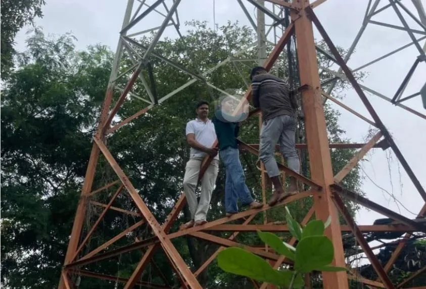 minor climbed a tower
