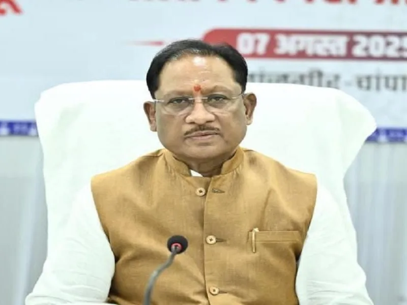 कुलगाम आतंकी हमले के पीड़ितों के लिए शोक व्यक्त करते और सहायता राशि का ऐलान करते मुख्यमंत्री विष्णु देव साय