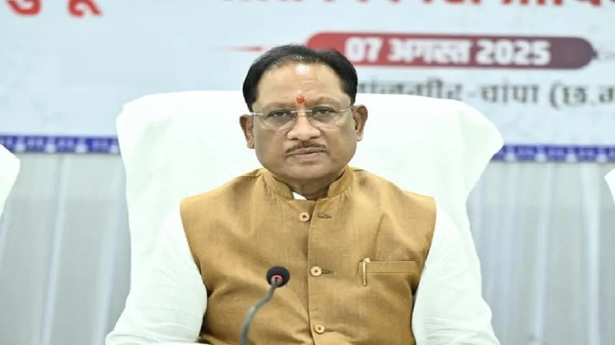 कुलगाम आतंकी हमले के पीड़ितों के लिए शोक व्यक्त करते और सहायता राशि का ऐलान करते मुख्यमंत्री विष्णु देव साय