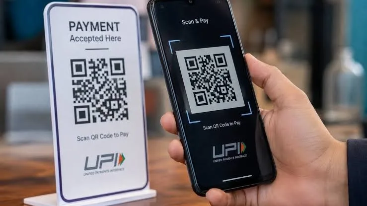 UPI MDR से पहले पेट्रोल पंपों पर कैश का रुख, अलवर में लगे पोस्टर