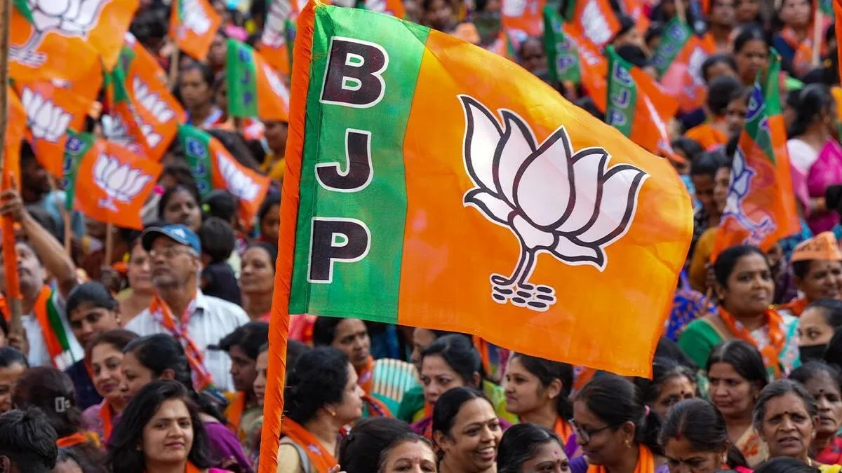 PM मोदी के जन्मदिन पर BJP में खलबली! पुसौर के 8 पार्षदों ने एक साथ क्यों दिया इस्तीफा?