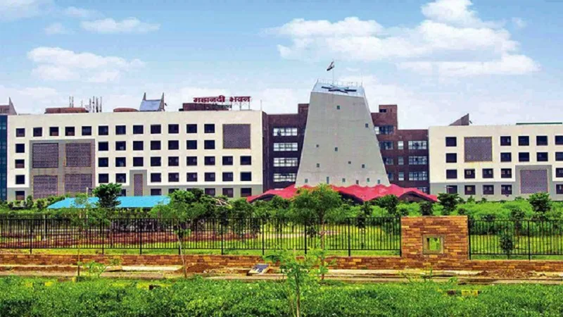 छत्तीसगढ़: स्कूलों की बिल्डिंग का हिसाब नहीं दिया तो वेतन पर संकट, 31 जिलों के DEO को नोटिस