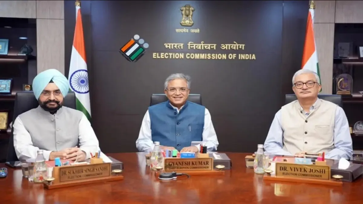 नए वोटर के लिए बड़ी राहत! Form-6 से हटा SIR वाला कॉलम, अब नहीं देनी होगी ये पुरानी जानकारी