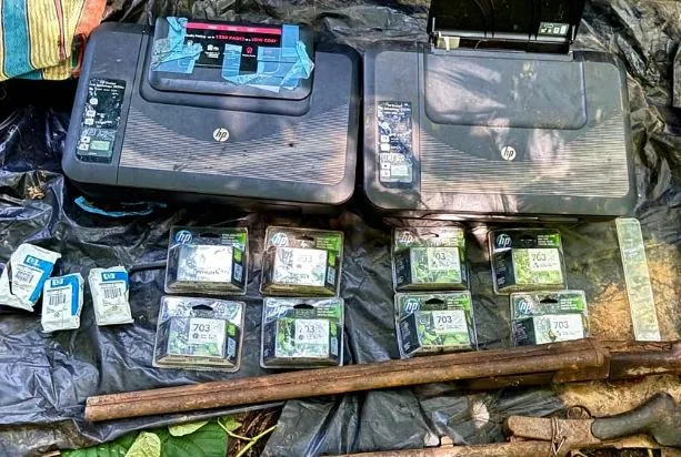 Kanker Naxal Dump Busted: कांकेर-गढ़चिरौली सीमा पर जंगलों में मिला नक्सलियों का डंप, सुरक्षा बलों को मिली बड़ी सफलता
