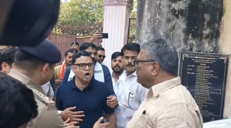 Bhupesh Baghel Vijay Sharma PM Awas Yojana debate Raipur Press Club