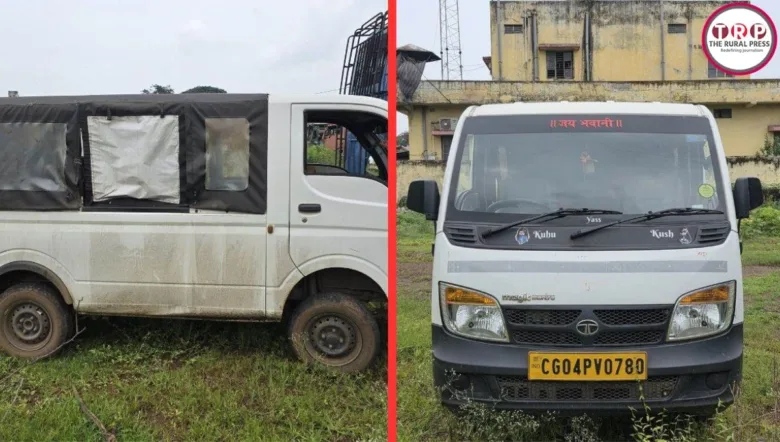 Dead body found wrapped in a sheet inside Tata Magic in Dharsiwa Raipur