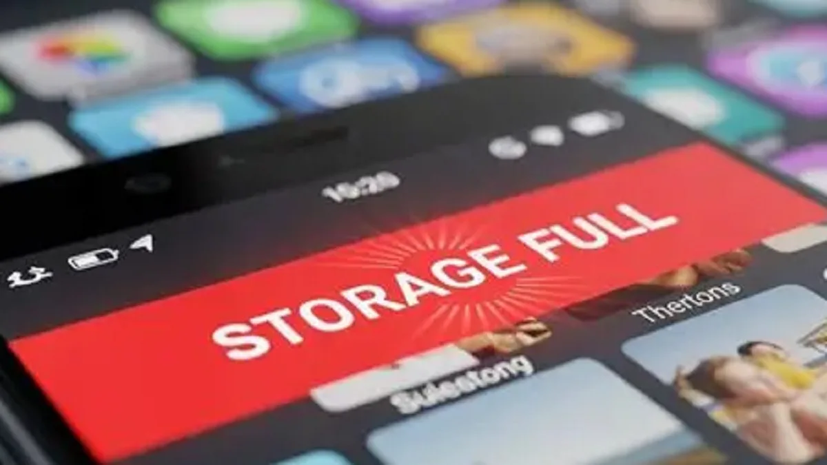 mobile storage full solution: मोबाइल का स्टोरेज बार-बार हो रहा फुल? ये 4 फाइलें बिना सोचे कर सकते हैं डिलीट