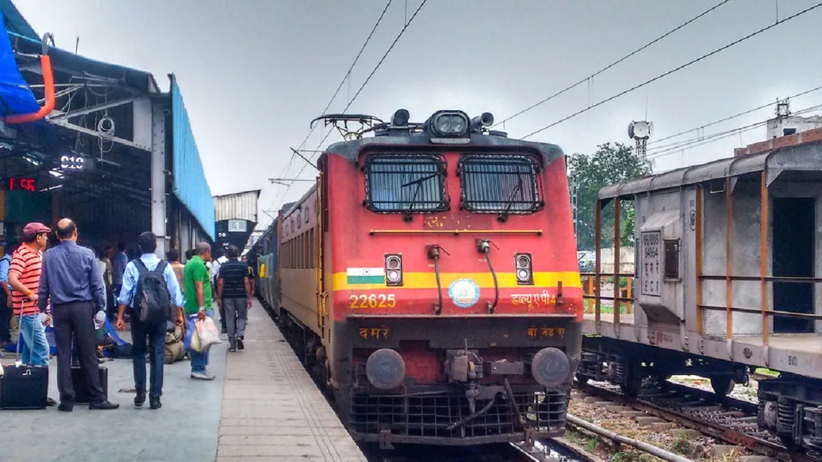 Railway: चक्रधरपुर मंडल में मेगा ब्लॉक का असर, छत्तीसगढ़ से गुजरने वाली छह ट्रेनें रद्द, दो गाड़ियों का बदला गया रूट