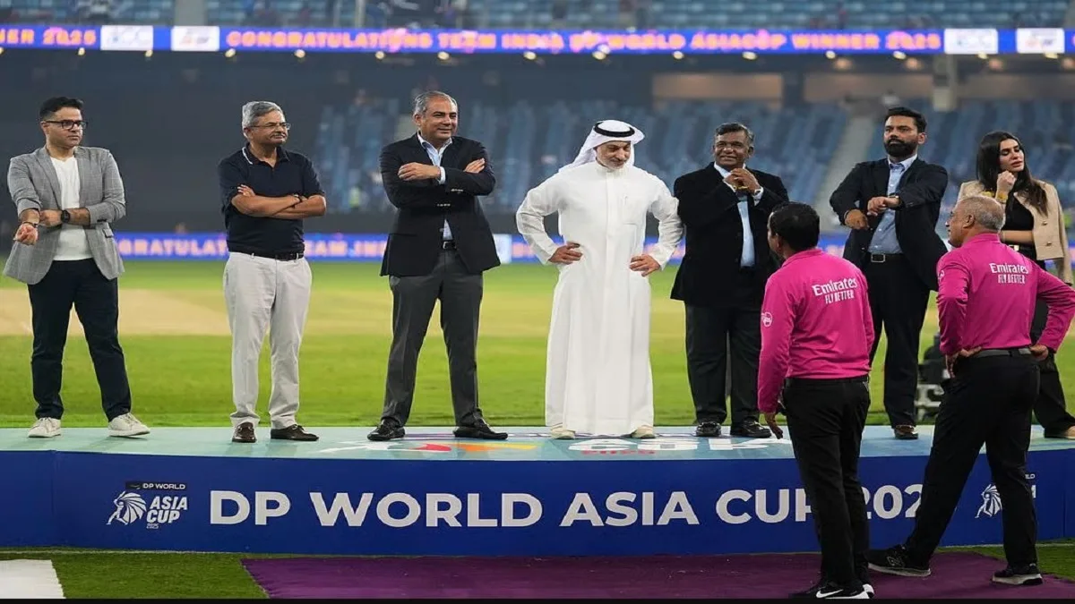 Asia Cup Final: स्टेडियम में पाकिस्तान के गृह मंत्री ने करवा ली बेइज्जती, भारतीय महिला क्रिकेट टीम ने किया एशिया कप ट्रॉफी लेने से इंकार