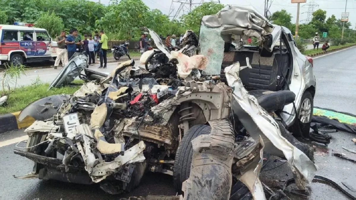 Jamshedpur Road Accident : सड़क पर खड़े ट्रक से टकराई कार: मंत्री दीपिका पांडे की बेटी की हादसे में मौत, जांच में जुटी पुलिस