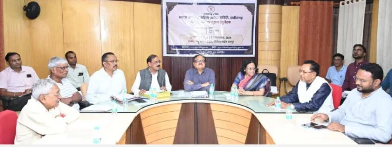 Chhattisgarh Uniform Civil Code: आदिवासी परंपराओं के संरक्षण के साथ बने UCC, बस्तर-सरगुजा के प्रतिनिधियों ने ड्राफ्ट कमेटी के सामने रखे अपने सुझाव, जानें किन बातों पर जताई चिंता