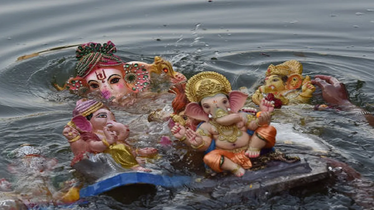 Ganesh Visarjan 2026: डेढ़ दिन से 11वें दिन तक कब करें बप्पा का विसर्जन? जानें हर दिन की तारीख और शुभ मुहूर्त