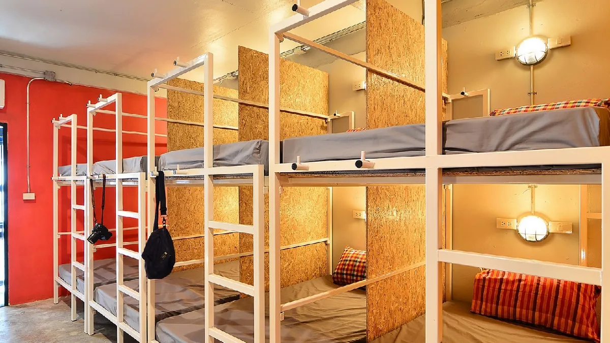 Delhi Hostels: सत्य निकेतन हादसे के बाद दिल्ली सरकार का बड़ा एलान, 10,000 छात्रों के लिए बनेंगे हॉस्टल