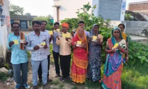 Lormi: मकानों के नंबर प्लेट के नाम पर गांवों में फिर से वसूली का चल रहा है खेल, राशन कार्ड बंद होने का डर दिखा रहे हैं संस्था के लोग