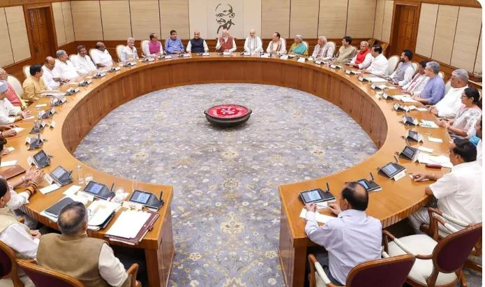 PM Modi Cabinet Reshuffle: मोदी की चिंतन बैठक कल, कैबिनेट फेरबदल की चर्चा तेज