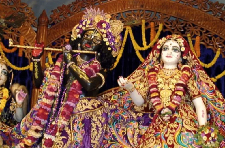 Raipur Janmashtami Puja: रायपुर में जन्माष्टमी की धूम… जैतुसाव मठ में 11 क्विंटल मालपुआ का भोग, 101 लीटर दूध से अभिषेक