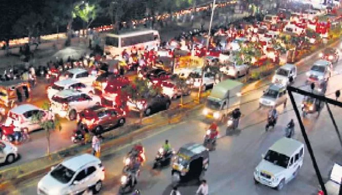 Raipur Traffic Alert: 17 सितंबर को मरीन ड्राइव के आसपास ट्रैफिक डायवर्ट, इन रास्तों पर रहेगा प्रतिबंध, देखें पार्किंग प्लान