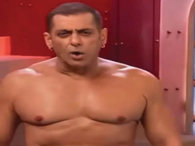 Salman Khan looking angry on the stage of Bigg Boss 20 Weekend Ka Vaar.