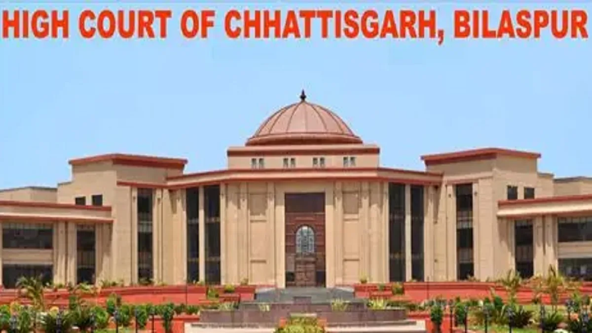CG High Court Contempt: आबकारी विभाग के अपर आयुक्त को थमाया नोटिस, पूछा- क्यों न शुरू की जाए अवमानना की कार्रवाई?