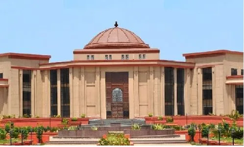 Chhattisgarh Dharma Swatantrya Act: छत्तीसगढ़ धर्म-स्वातंत्र्य अधिनियम को हाईकोर्ट में चुनौती, राज्य सरकार से 3 हफ्ते में मांगा जवाब