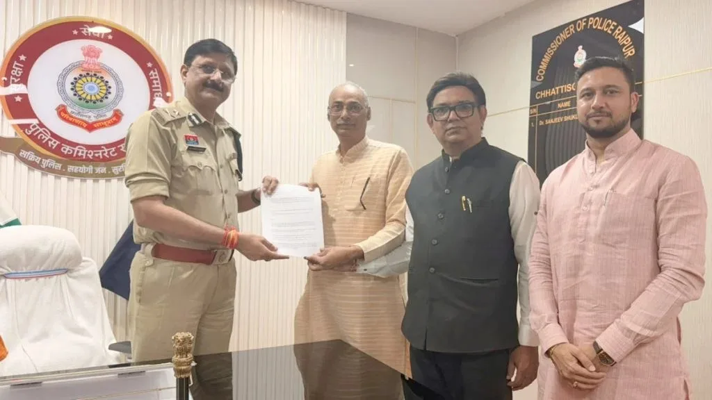 छत्तीसगढ़ के 3 निजी मेडिकल कॉलेजों पर फीस वसूली का आरोप, FIR की मांग