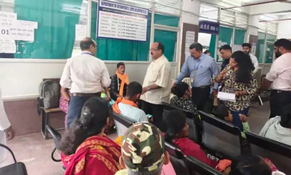 Deputy CM Arun Sao injured: धार्मिक कार्यक्रम में चोटिल हुए डिप्टी CM अरुण साव,सिम्स में इलाज के बाद पैर में बांधा गया कच्चा प्लास्टर, निर्धारित कार्यक्रम निरस्त