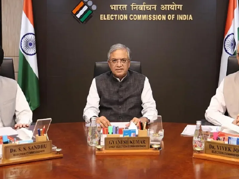 124 former bureaucrats issue an open letter supporting the Election Commission of India amid the SIR and vote chori controversy.