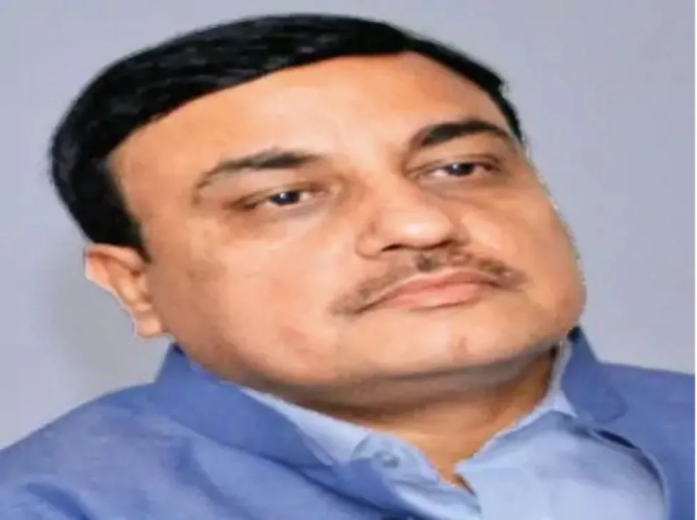 Former IAS Babulal Agrawal Case: 16 साल बाद खुली पूर्व IAS बाबूलाल अग्रवाल की बंद फाइल, 472 ग्रामीणों के खातों से करोड़ों के लेन-देन की जांच शुरु, जानें पूरा मामला