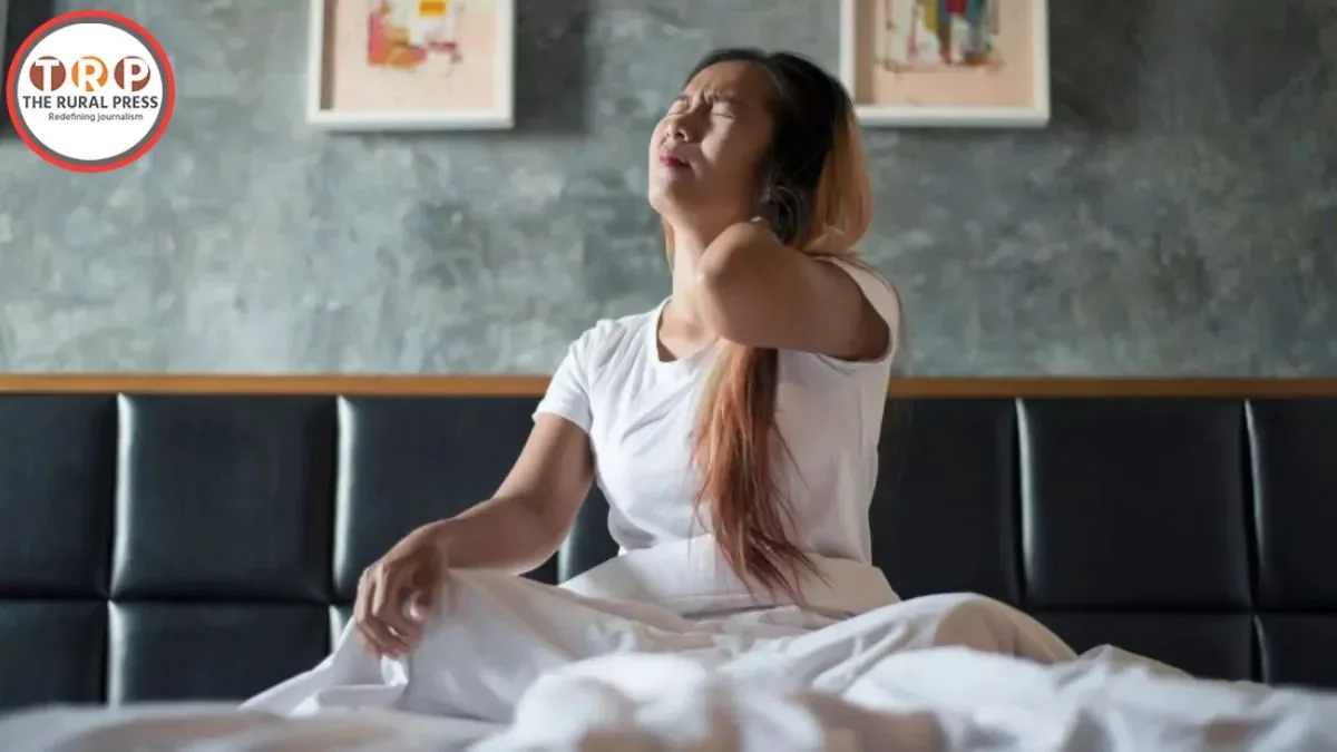 Morning Yoga: सुबह उठते ही कमर-पैरों में रहती है जकड़न? ये आसान योगासन बदल सकते हैं आपकी सुबह