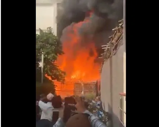 Mumbai Film City fire: मुंबई की फिल्म सिटी में बड़ा हादसा, रणबीर कपूर की रामायण का सेट जलकर खाक, मची अफरातफरी