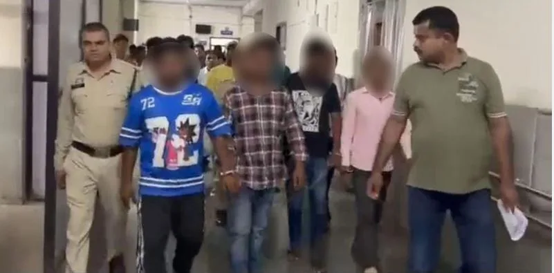 Raipur Police: गणेश विसर्जन के दौरान पुलिस से झूमाझटकी करने वाले 4 आरोपी गिरफ्तार,शहर में जुलूस निकालकर भेजा कोर्ट