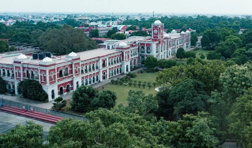 Rajkumar College Raipur: राजकुमार कॉलेज रायपुर देश में चौथे और छत्तीसगढ़ में पहले स्थान पर, शिक्षा के क्षेत्र में बड़ी उपलब्धि, प्राचार्य लेफ्टिनेंट कर्नल अविनाश सिंह को विज़नरी एजुकेशन लीडर अवार्ड