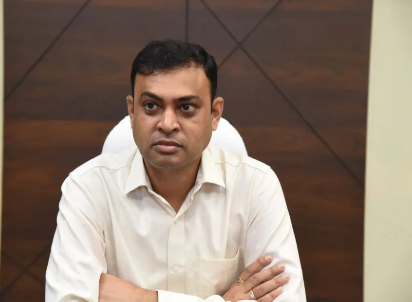 Ashish Tikariya Jansampark Sanchalak: आईएएस आशीष टिकरिया ने जनसंपर्क संचालक का पदभार संभाला, अधिकारियों ने किया स्वागत