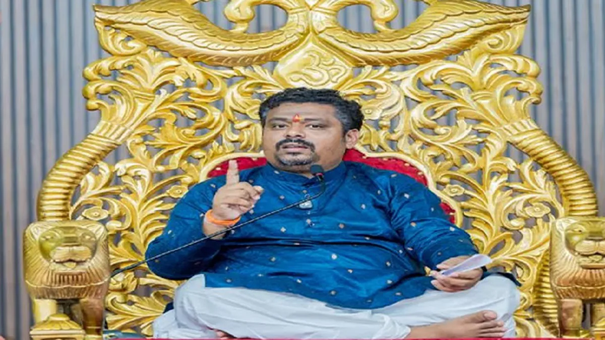 Darbar Controversy:’पं. धीरेंद्र शास्त्री मेरे जूनियर हैं’, डॉ. प्रेमासाई महाराज का बड़ा बयान, रायपुर में प्रेत दरबार पर मचा बवाल