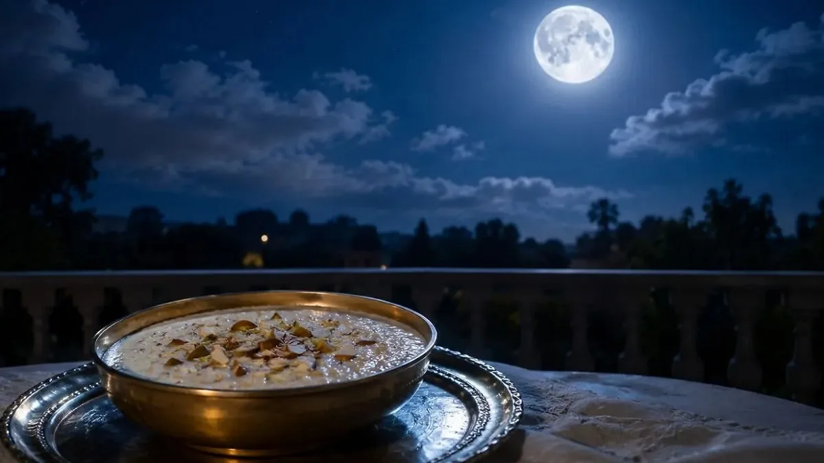 Sharad Purnima 2026: कब है साल की सबसे चमकीली पूर्णिमा? जानिए तारीख, शुभ मुहूर्त और खीर रखने की परंपरा