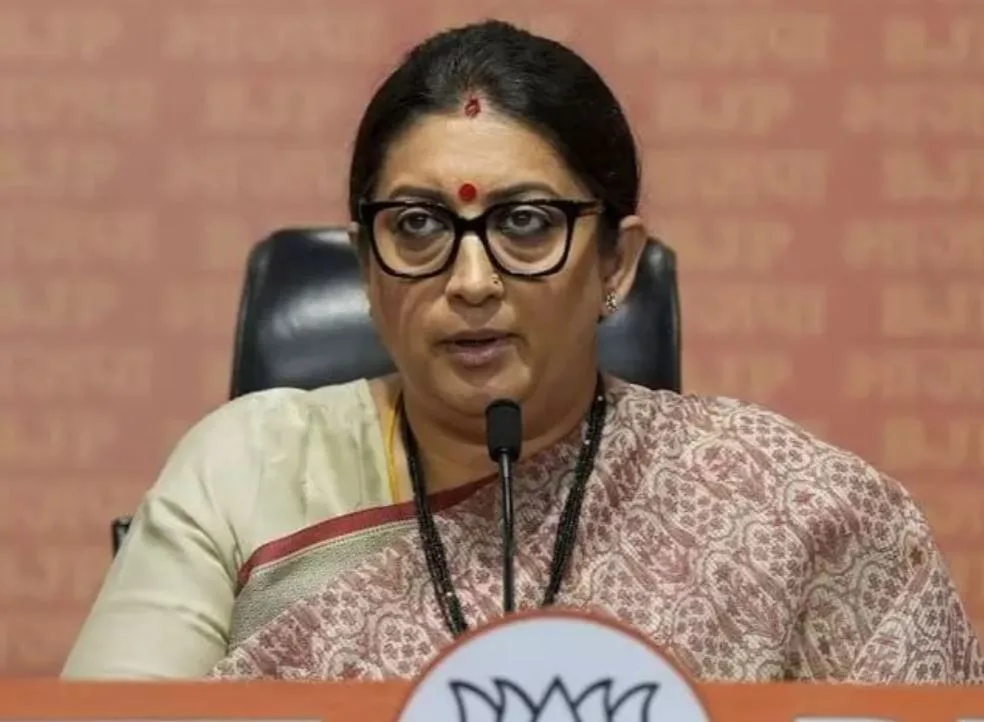 छत्तीसगढ़ में 2028 की तैयारी! स्मृति ईरानी की 9 घंटे चली मैराथन बैठक, कुछ मंत्रियों के खिलाफ शिकायतों पर भी गरमाई सियासत