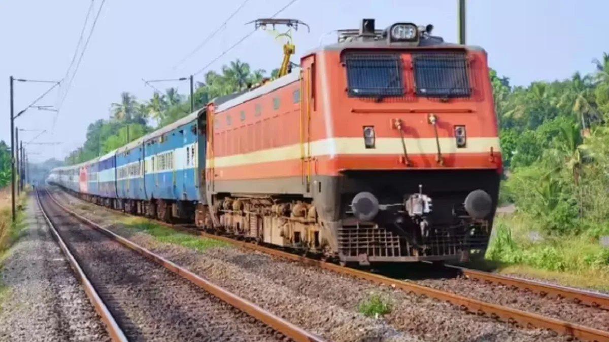 Puja Special Train: त्योहारी भीड़ को देखते हुए रेलवे ने चलाई स्पेशल ट्रेन, जानें समय-सारिणी और स्टॉपेज